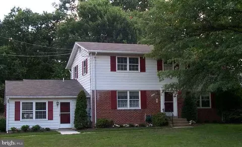 6314 Thomas Dr, Springfield, VA 22150 photo 1