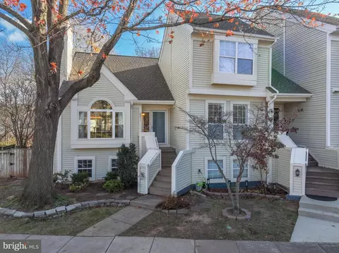 6011 Creekstone Ln, Centreville, VA 20120