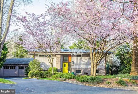 6362 Dockser Ter, Falls Church, VA 22041