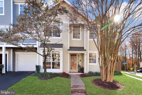 14443 Fallscliff Ln #8, Centreville, VA 20120