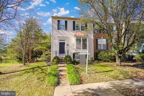 6332 Gun Mount Ct, Centreville, VA 20121