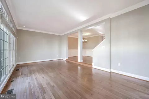 Living - 7451 Carriage Hills Dr, Mclean, VA 22102 photo 3 of 7