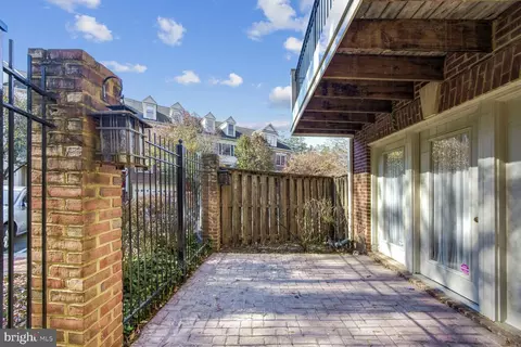 Exterior - 7451 Carriage Hills Dr, Mclean, VA 22102 photo 2 of 2