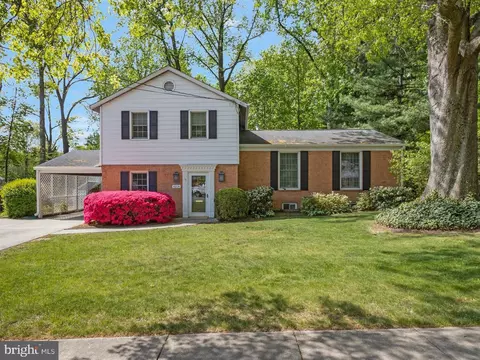 4214 Sleepy Hollow Rd, Annandale, VA 22003