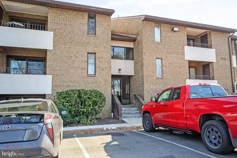 529 Florida Ave #53. 101, Herndon, VA 20170