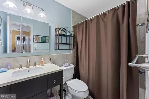 Bath - 8123 Lake Pleasant Dr, Springfield, VA 22153 photo 3 of 4