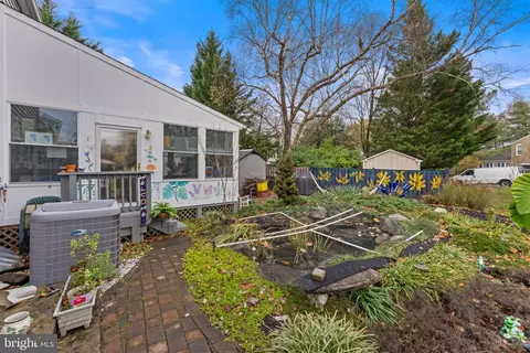 Exterior - 8123 Lake Pleasant Dr, Springfield, VA 22153 photo 6 of 16