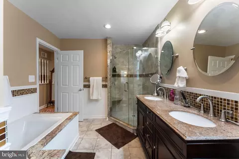 Bath - 8123 Lake Pleasant Dr, Springfield, VA 22153 photo 2 of 4
