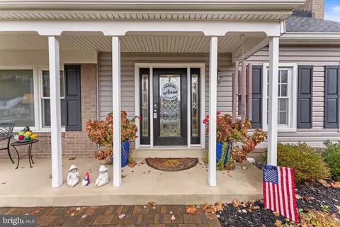 Exterior - 8123 Lake Pleasant Dr, Springfield, VA 22153 photo 4 of 16