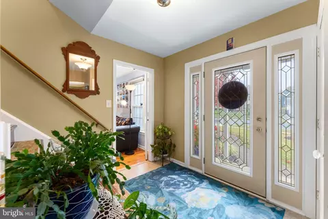 Entry Way - 8123 Lake Pleasant Dr, Springfield, VA 22153 photo 1 of 8