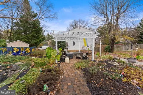 Exterior - 8123 Lake Pleasant Dr, Springfield, VA 22153 photo 10 of 16