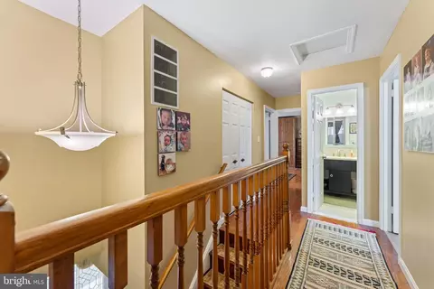 Entry Way - 8123 Lake Pleasant Dr, Springfield, VA 22153 photo 6 of 8
