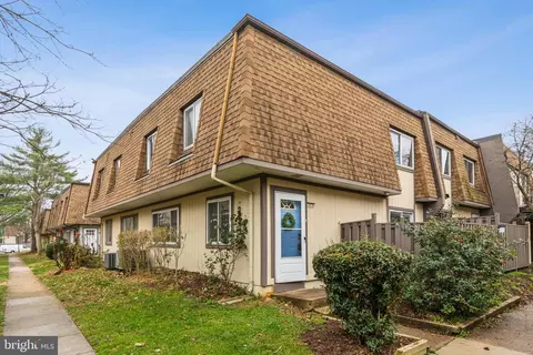 3876 Manzanita Pl #B, Alexandria, VA 22309
