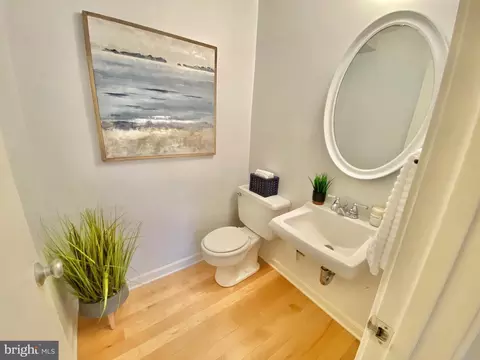 Bath - 11534 Hickory Cluster, Reston, VA 20190 photo 3 of 5