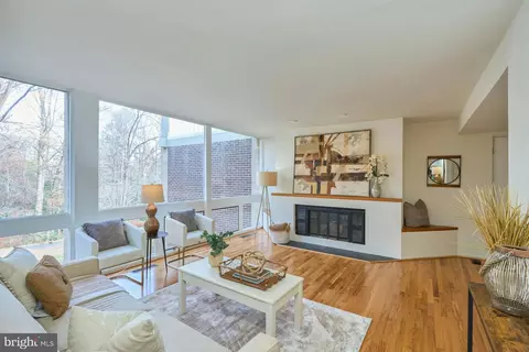 Living - 11534 Hickory Cluster, Reston, VA 20190 photo 4 of 12