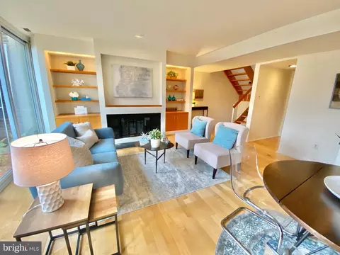 Living - 11534 Hickory Cluster, Reston, VA 20190 photo 9 of 12