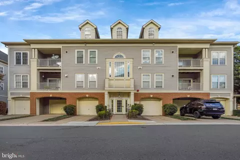 11302 Westbrook Mill Ln #202, Fairfax, VA 22030