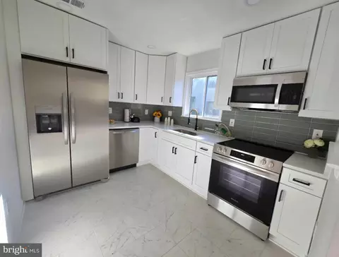 8405 Orinda Ct #281, Alexandria, VA 22309