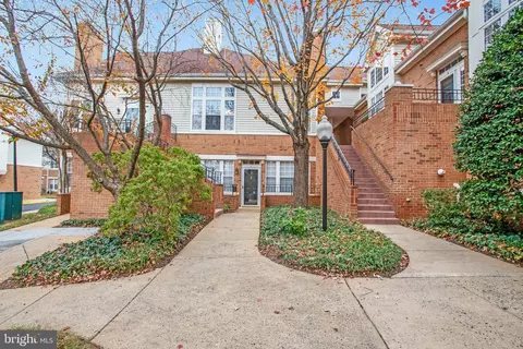 7027 D Haycock Rd #504, Falls Church, VA 22043