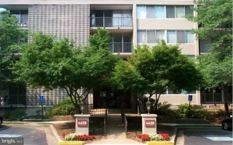 4420 Briarwood Ct N #17, Annandale, VA 22003