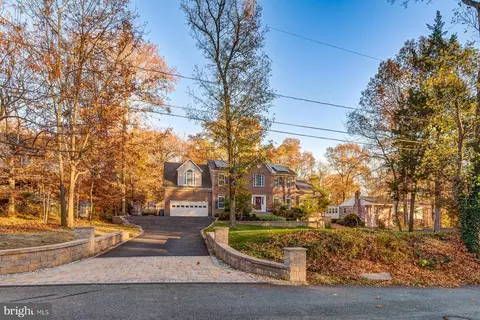 5205 Clinton Rd, Alexandria, VA 22312
