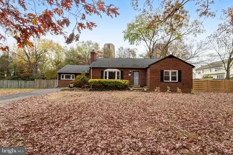 5501 Bradley Blvd, Alexandria, VA 22311