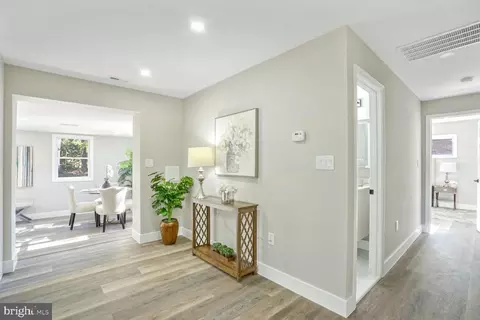 7640 Long Pine Dr, Springfield, VA 22151 photo 4