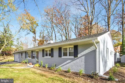 7640 Long Pine Dr, Springfield, VA 22151