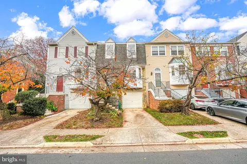 4273 Sleepy Lake Dr, Fairfax, VA 22033