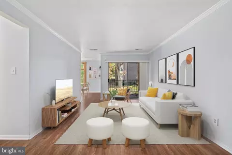 3328 Woodburn Village Dr #24, Annandale, VA 22003