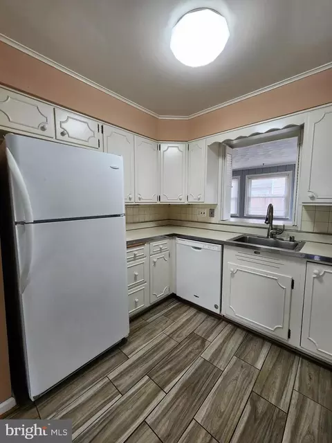 Kitchen - 6207 Kentland St, Springfield, VA 22150 photo 2 of 4