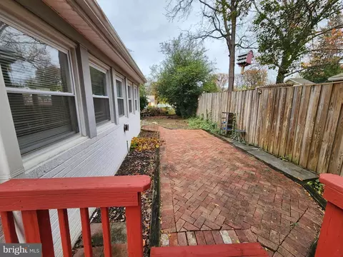 Exterior - 6207 Kentland St, Springfield, VA 22150 photo 2 of 6