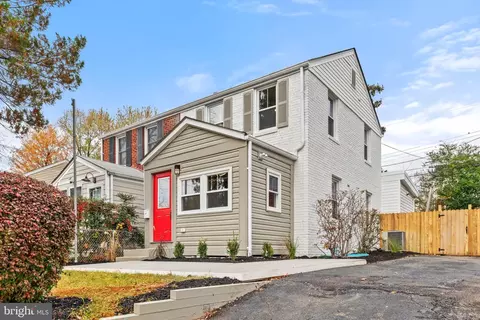 5923 Edgehill Dr, Alexandria, VA 22303