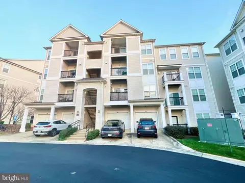 11325 Aristotle Dr #5-302, Fairfax, VA 22030