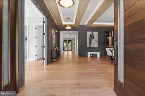Entry Way - 1800 Rupert St, Mclean, VA 22101 photo 4 of 17