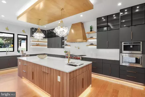 Kitchen - 1800 Rupert St, Mclean, VA 22101 photo 5 of 9