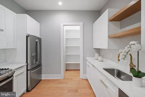 Entry Way - 1800 Rupert St, Mclean, VA 22101 photo 2 of 17