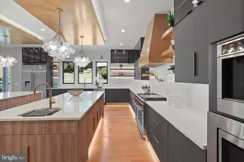 Kitchen - 1800 Rupert St, Mclean, VA 22101 photo 6 of 9