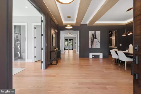 Entry Way - 1800 Rupert St, Mclean, VA 22101 photo 5 of 17