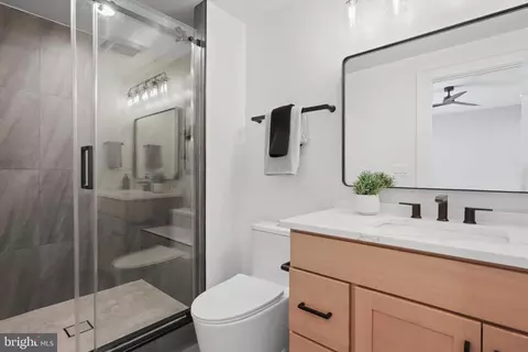 Bath - 1800 Rupert St, Mclean, VA 22101 photo 13 of 13
