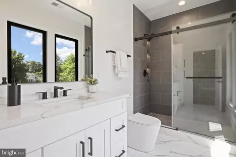 Bath - 1800 Rupert St, Mclean, VA 22101 photo 10 of 13