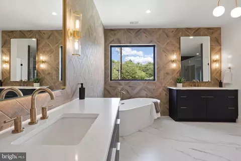 Bath - 1800 Rupert St, Mclean, VA 22101 photo 4 of 13