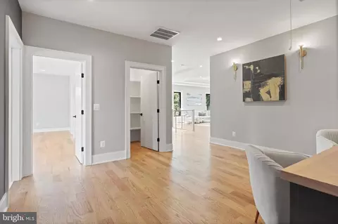 Entry Way - 1800 Rupert St, Mclean, VA 22101 photo 11 of 17
