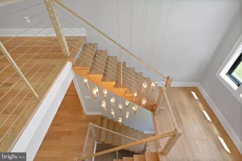 Entry Way - 1800 Rupert St, Mclean, VA 22101 photo 10 of 17