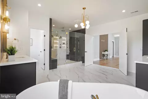 Bath - 1800 Rupert St, Mclean, VA 22101 photo 6 of 13