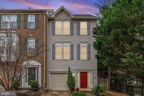 9151 Silvershadow Ct, Lorton, VA 22079