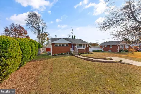7407 Fairchild Dr, Alexandria, VA 22306