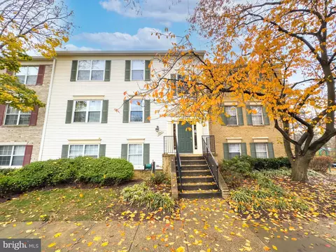 7742 New Providence Dr #103, Falls Church, VA 22042