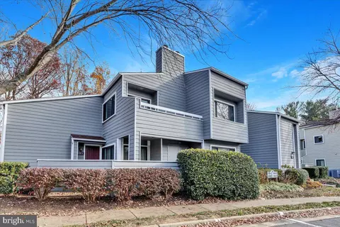 Exterior - 1930 Villaridge Dr #B, Reston, VA 20191 photo 2 of 5