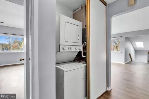 Entry Way - 1930 Villaridge Dr #B, Reston, VA 20191 photo 4 of 6